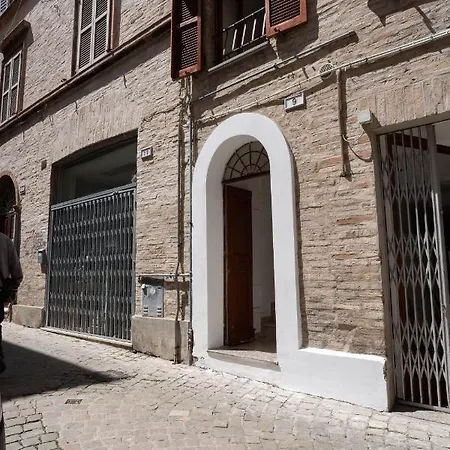Domus Illuminati Centro Storico Macerata Apartmán
